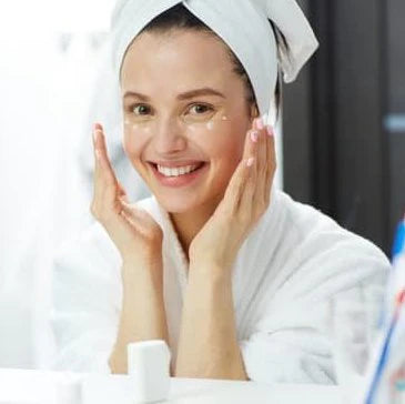 Tonic, micellar water, milk... Which cleanser should you use and which one should you not?